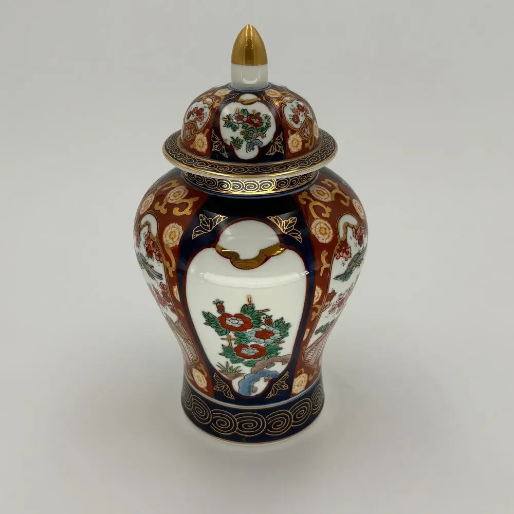 Vintage Large Gold Imari Porcelain Ginger Jar Lidded Temple Vase Japan 10